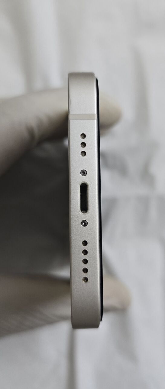 Riyadh, Mobile Phones, SAR 1099,  I Phone 13 - 128GB - Negociable