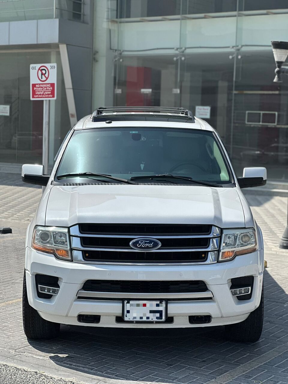 Riffa, Vehicles, Cars & Trucks , BHD 6500,  FORD EXPEDITION LIMITED 2016 WHITE,  2016,  Automatic,  239000 KM,