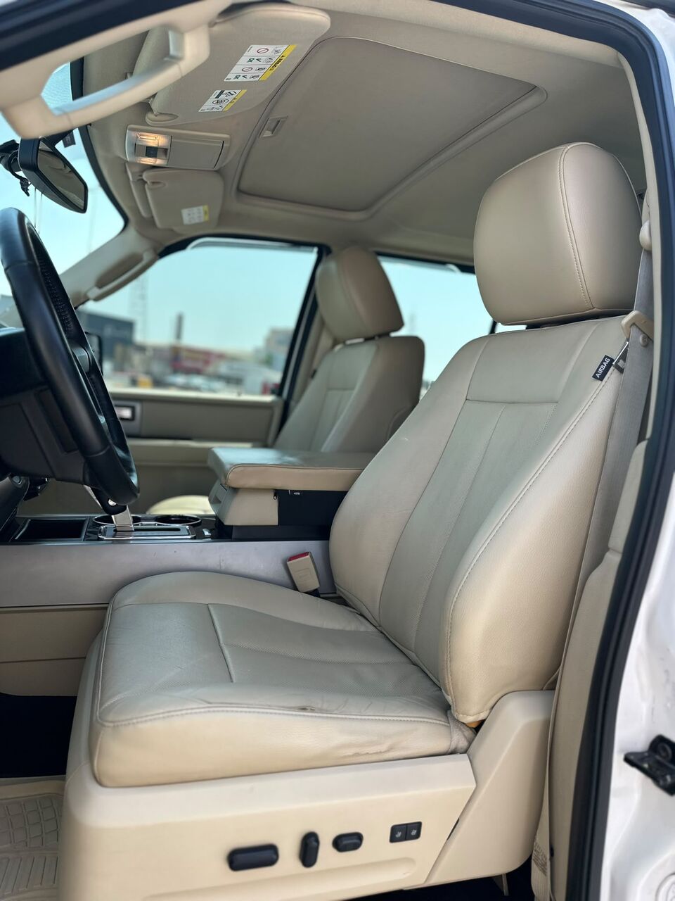 Riffa, Vehicles, Cars & Trucks , BHD 6500,  FORD EXPEDITION LIMITED 2016 WHITE,  2016,  Automatic,  239000 KM,