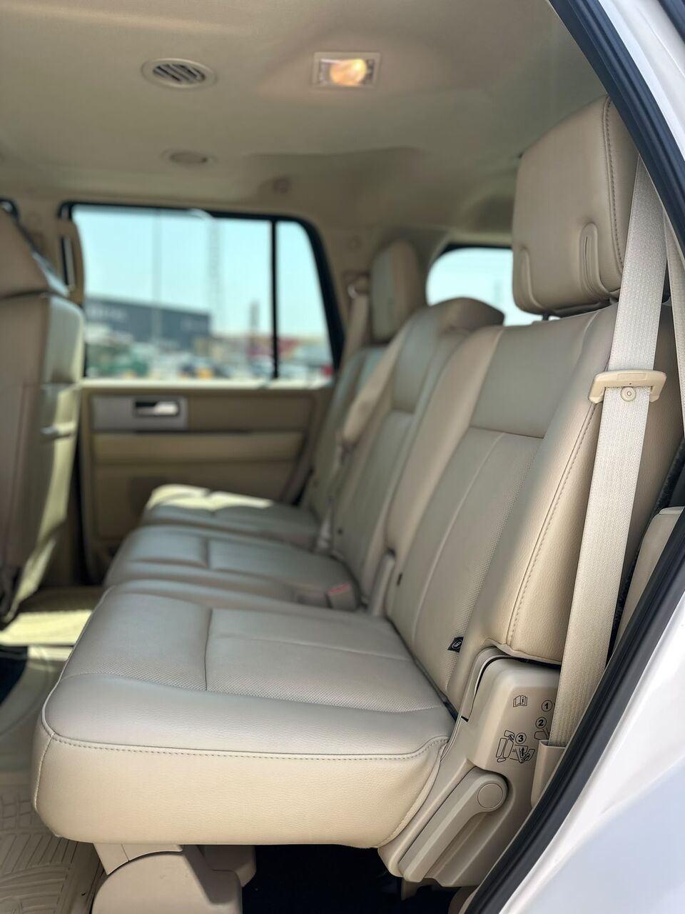 Riffa, Vehicles, Cars & Trucks , BHD 6500,  FORD EXPEDITION LIMITED 2016 WHITE,  2016,  Automatic,  239000 KM,