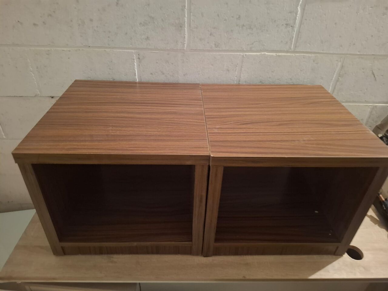 Dammam, Air Conditioners, ALMOST NEW SPLIT AC AND OFFICE TABLE CHAIR AND CARPET-WHATSAPP ONLY AT 0542627547