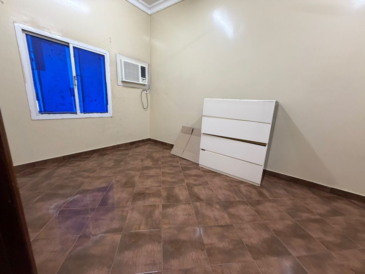 Adliya, Apartments, Flats, Houses & Villas, BHD 230/month,  2 BR,  SEMI-FURNISHED APARTMENT FOR RENT IN ADLIYA | SPACIOUS HALL | CLOSED KITCHEN