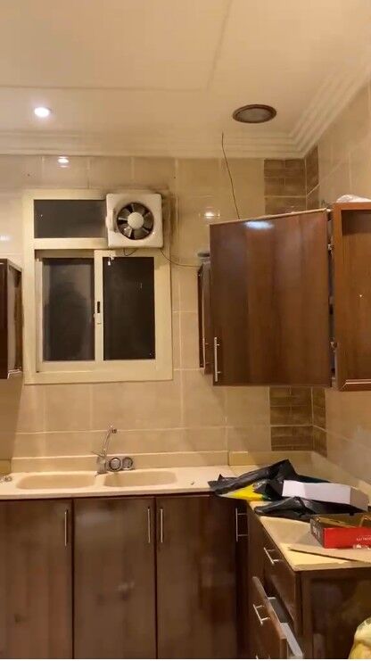 Al Malqa, Apartments, Flats, Houses & Villas, 3 BR,  Apartment For Singles For Share