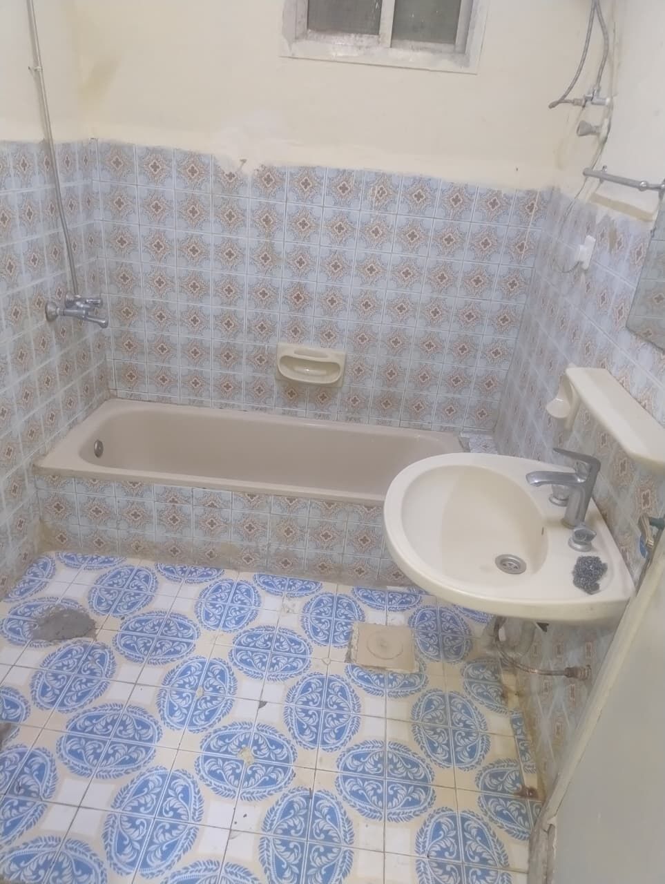 Al Batha, Apartments, Flats, Houses & Villas, SAR 2200/month,  2 BR,  I Want To Rent My 2bhk Family Flat To A Nice Decent Family