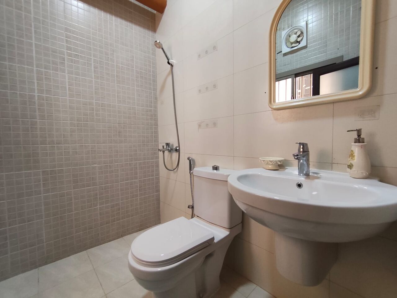 Manama, Apartments, Flats, Houses & Villas, BHD 160/year,  1 BR,  Jidali:- Furnished Studio Flat On Rent With Ewa..