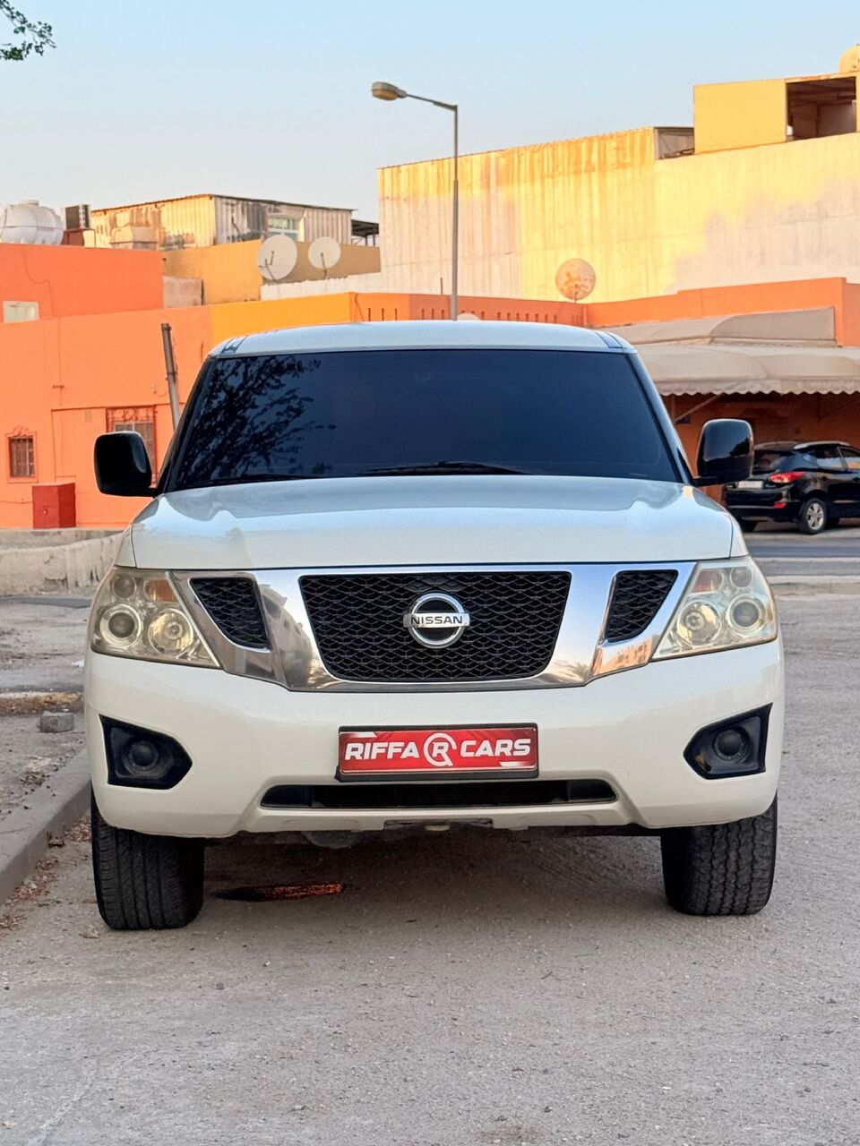 Manama, Vehicles, Cars & Trucks , BHD 4950,  Nissan Patrol,  2015,  Automatic,  260000 KM,  NISSAN PETROL SE   MODEL