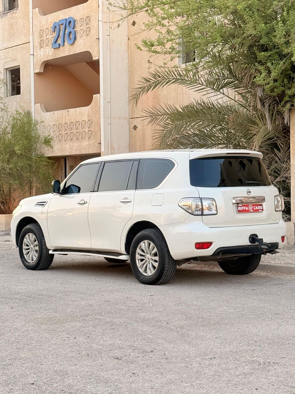 Manama, Vehicles, Cars & Trucks , BHD 4950,  Nissan Patrol,  2015,  Automatic,  260000 KM,  NISSAN PETROL SE   MODEL
