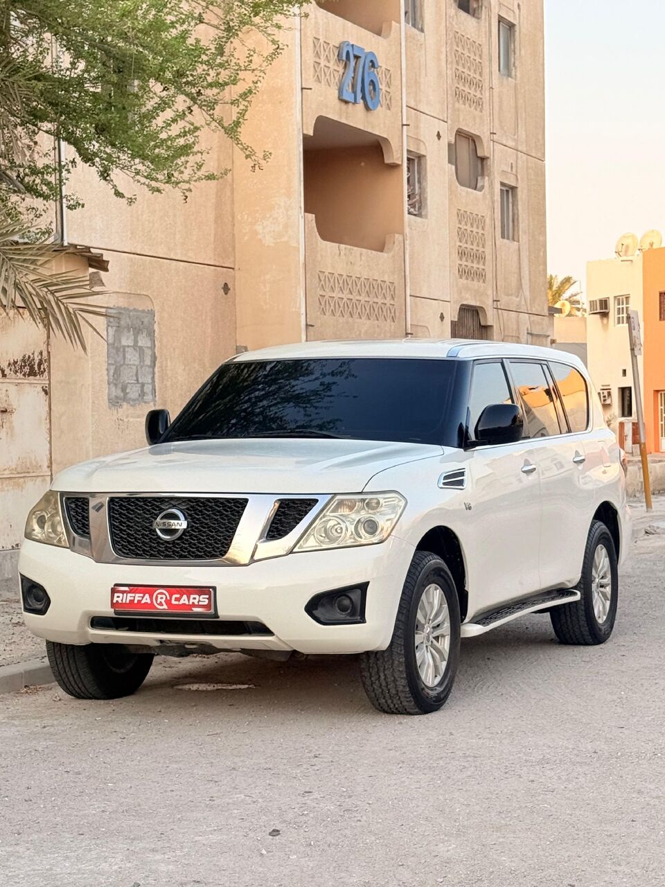 Manama, Vehicles, Cars & Trucks , BHD 4950,  Nissan Patrol,  2015,  Automatic,  260000 KM,  NISSAN PETROL SE   MODEL