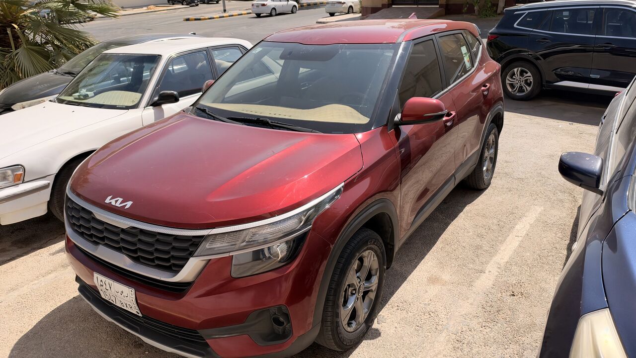Riyadh, Vehicles, Cars & Trucks , SAR 45000,  Kia Seltos,  2023,  Automatic,  334530 KM,