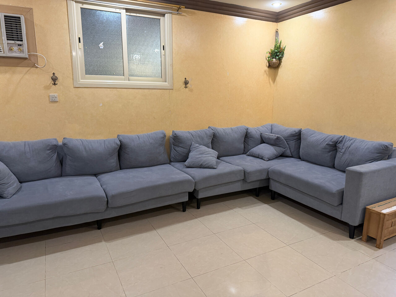 Al Kharj, Household Items, 6 Seater Sofa Set- 1 Yr Used- Free Offer