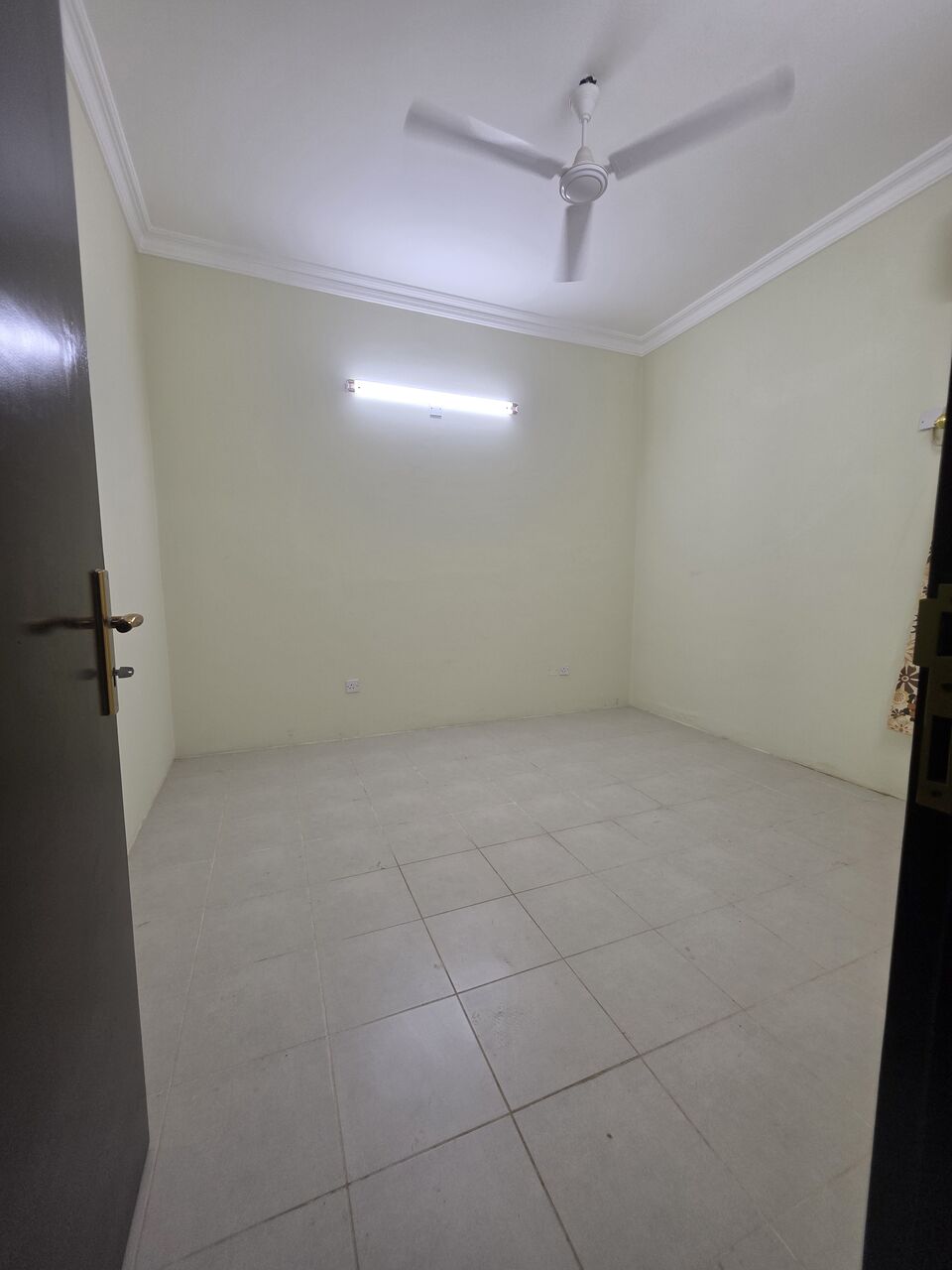 Manama, Apartments, Flats, Houses & Villas, BHD 160/month,  @1BATHROOM Kitchen With Electricity