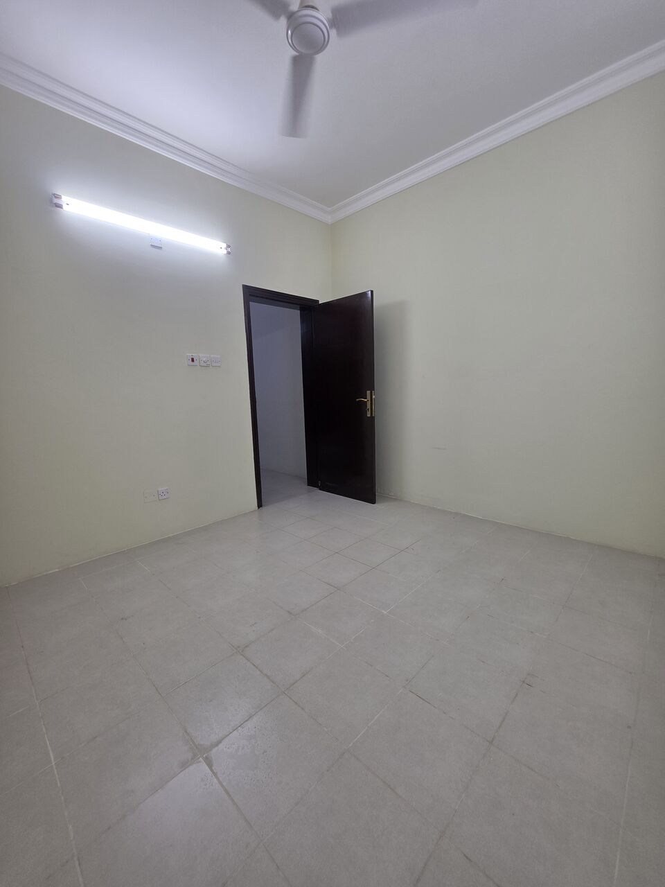 Manama, Apartments, Flats, Houses & Villas, BHD 160/month,  @1BATHROOM Kitchen With Electricity