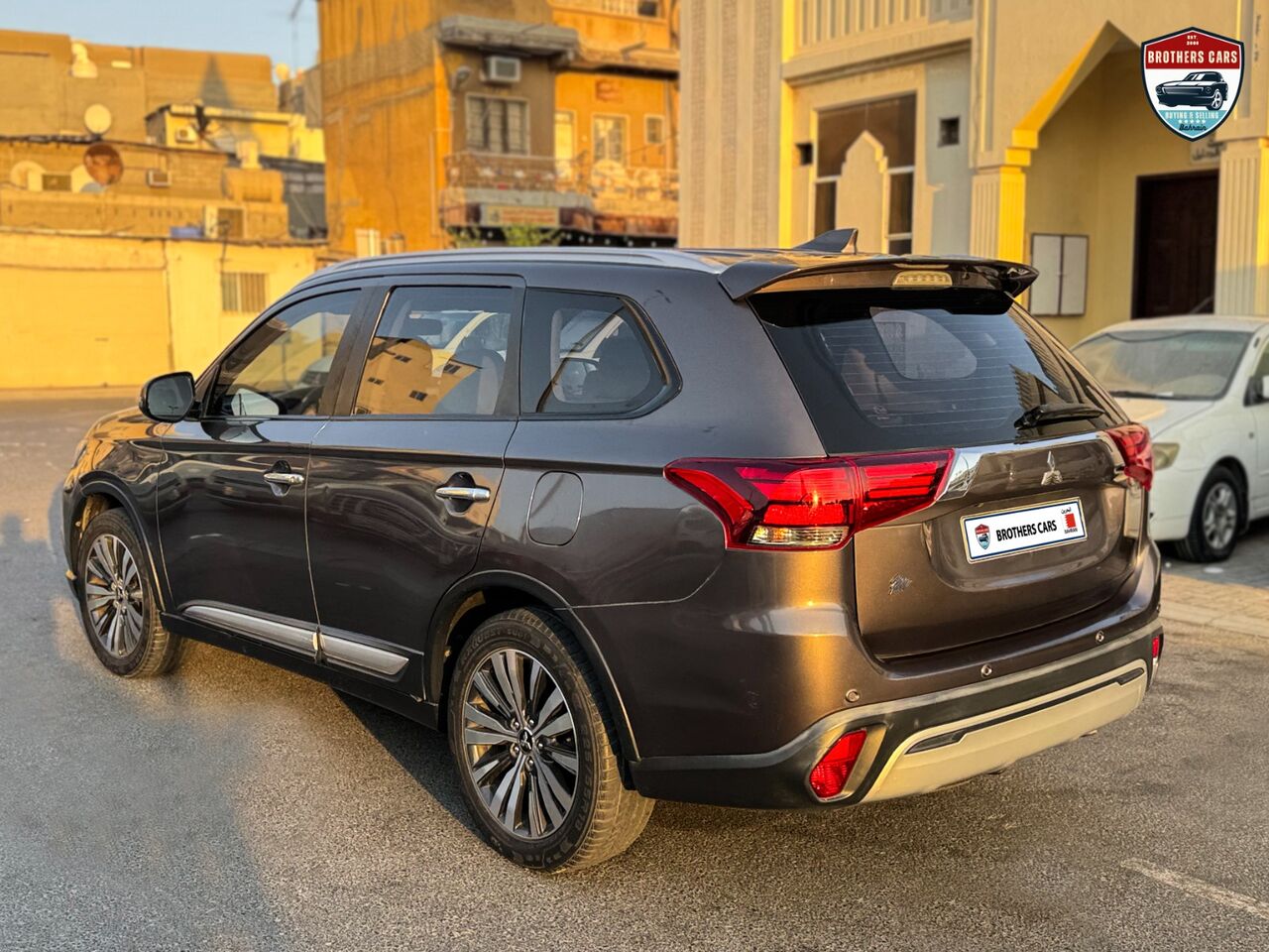 Manama, Vehicles, Cars & Trucks , BHD 100,  Mitsubishi Outlander,  2019,  Automatic,  116000 KM,    MODEL 7 SEATER CAR FOR SALE
