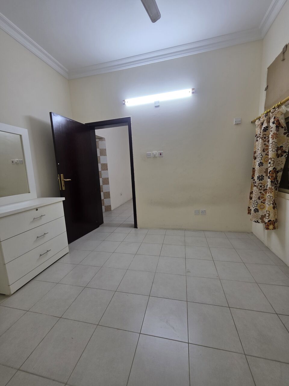 Manama, Apartments, Flats, Houses & Villas, BHD 170/month,  1 BR,  £1BATHROOM Hall Kitchen With Electricity