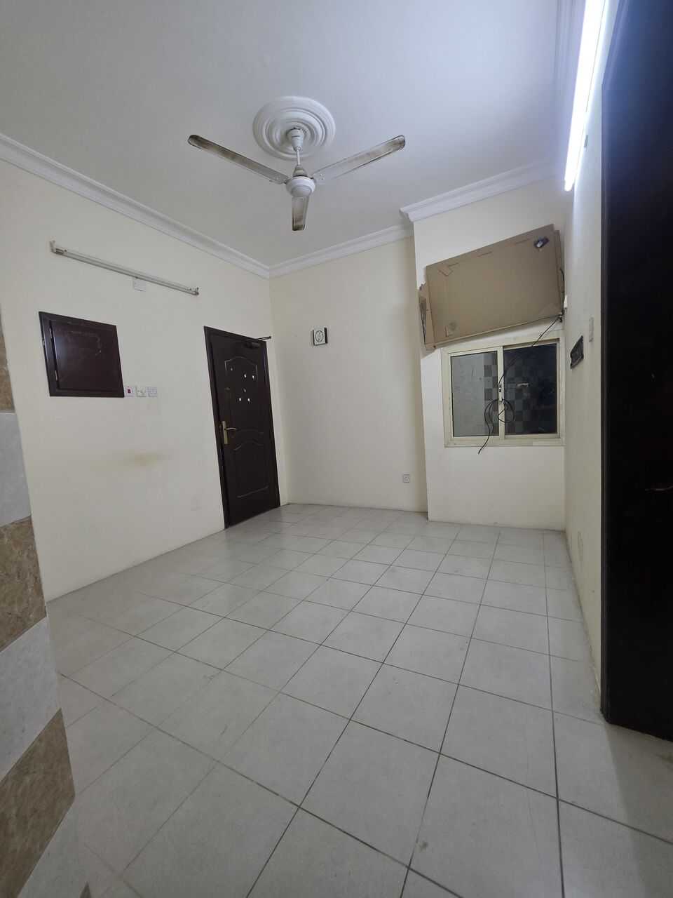 Manama, Apartments, Flats, Houses & Villas, BHD 170/month,  1 BR,  £1BATHROOM Hall Kitchen With Electricity