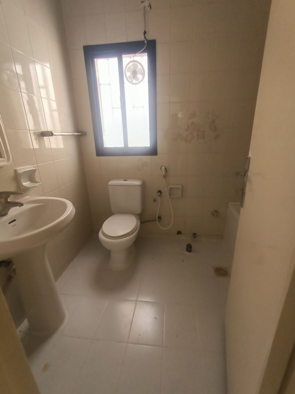 Adliya, Apartments, Flats, Houses & Villas, BHD 180/month,  2 BR,  2 BHK Spacious Family Flat For Rent In Adliya With Balcony
