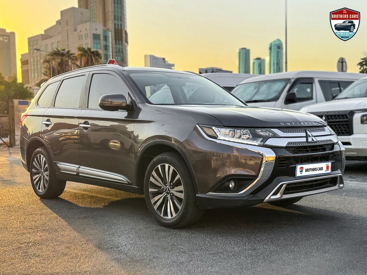 Manama, Vehicles, Cars & Trucks , BHD 100,  MITSUBISHI OUTLANDER,  2019,  Automatic,  116000 KM,    MODEL 7 SEATER CAR FOR SALE