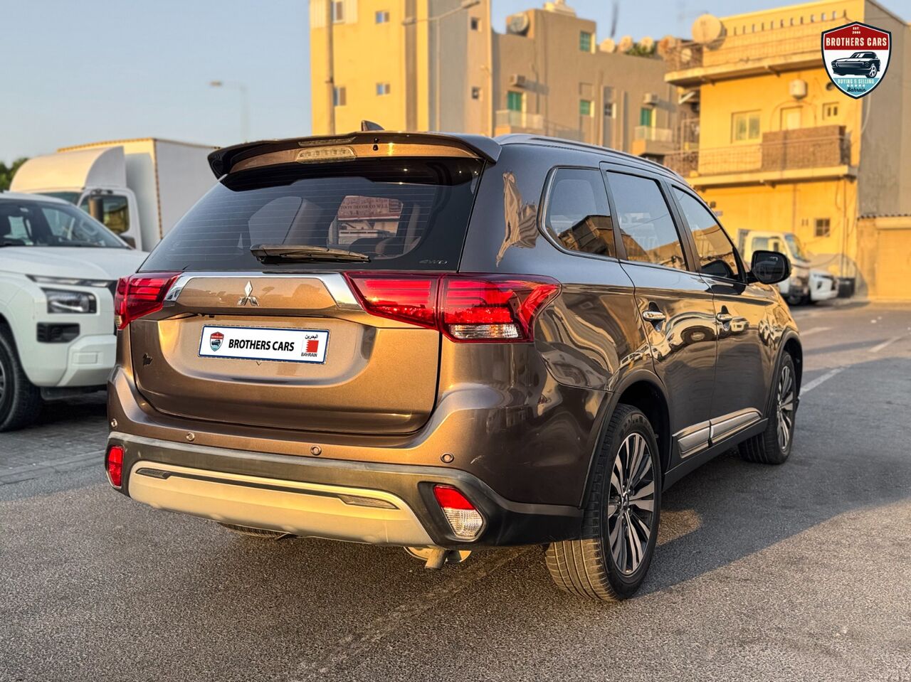 Manama, Vehicles, Cars & Trucks , BHD 100,  MITSUBISHI OUTLANDER,  2019,  Automatic,  116000 KM,    MODEL 7 SEATER CAR FOR SALE