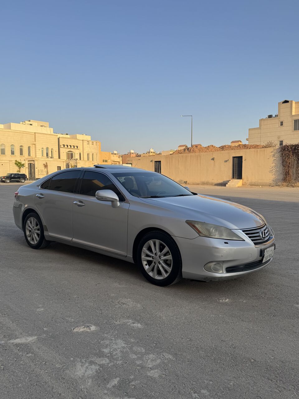 Riyadh, Vehicles, Cars & Trucks , SAR 49,  Lexus ES 350,  2011,  Automatic,  140 KM,  Riyadh