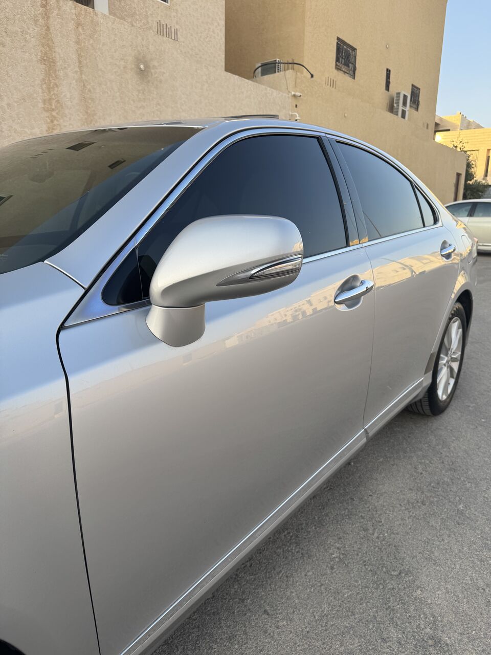 Riyadh, Vehicles, Cars & Trucks , SAR 49,  Lexus ES 350,  2011,  Automatic,  140 KM,  Riyadh