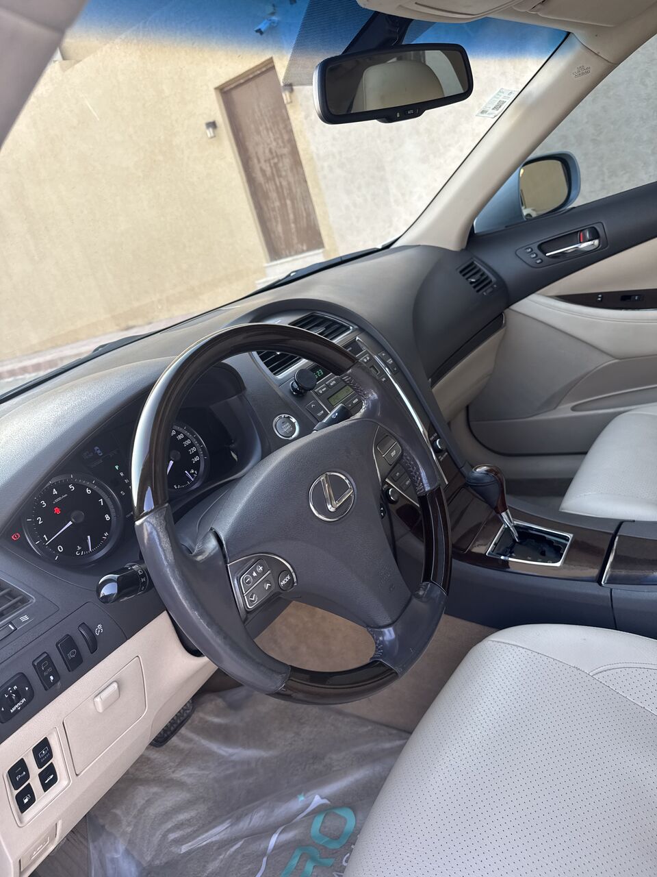 Riyadh, Vehicles, Cars & Trucks , SAR 49,  Lexus ES 350,  2011,  Automatic,  140 KM,  Riyadh