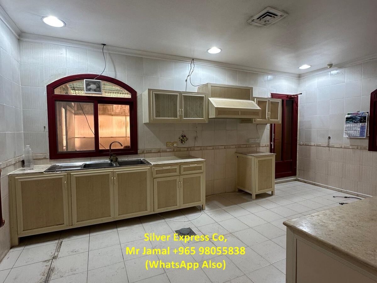 Mangaf, Apartments, Flats, Houses & Villas, KWD 550/month,  3 BR,  200 Sq. Meter,  3 Bedroom Villa Floor With Balcony For Rent In Mangaf.