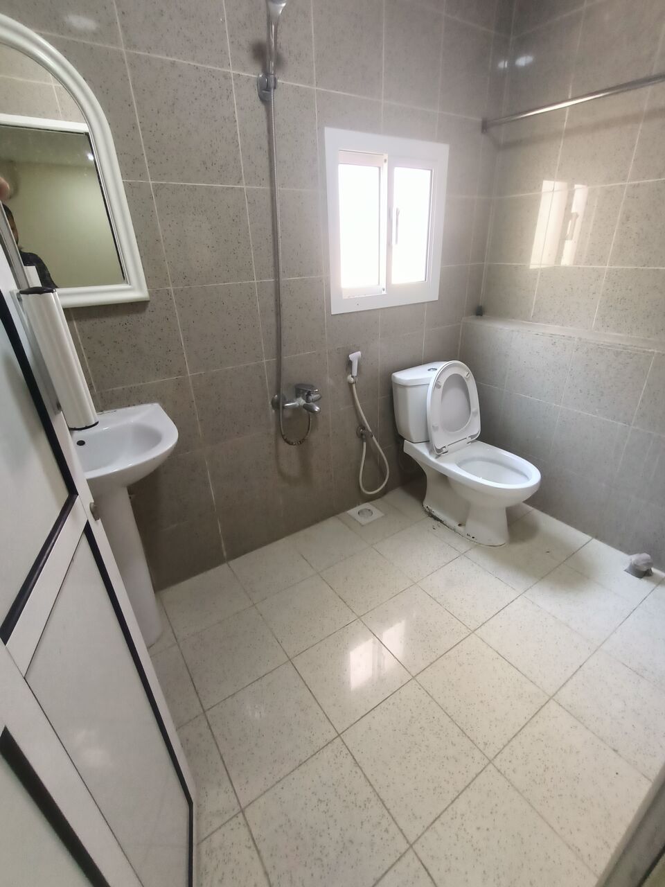 Gudaibiya, Apartments, Flats, Houses & Villas, BHD 160/month,  1 BR,  Fully Furnished 1 Bedroom Flat For Rent In Gudaibiya Unlimited Electricity
