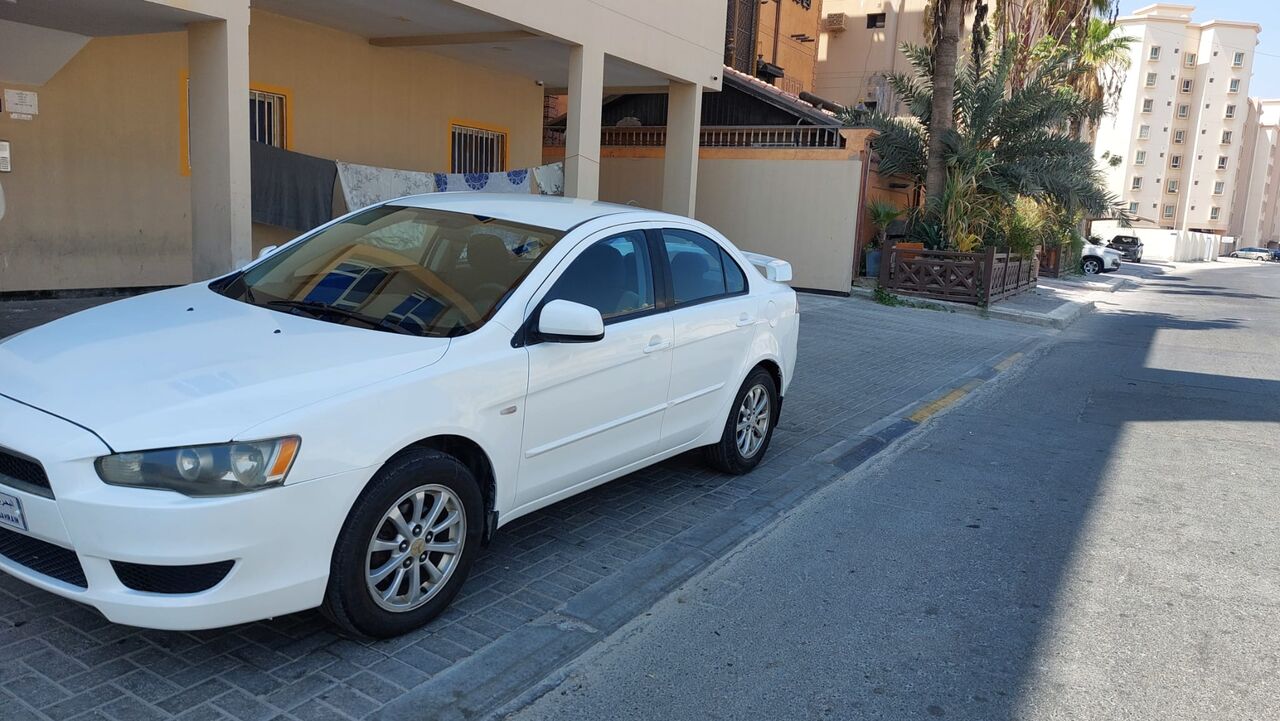 Manama, Vehicles, Cars & Trucks , BHD 1650,  Mitsubishi Lancer 2.0 L Full Automattic Very Good Condation,  2014,  Automatic,  200000 KM,