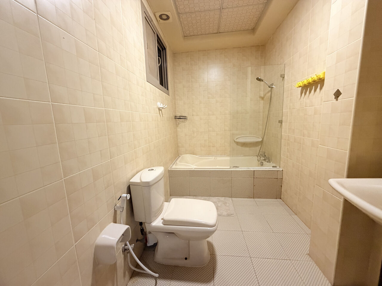 Janabiya, Apartments, Flats, Houses & Villas, BHD 550/month,  2 BR,  140 Sq. Meter,  Furnished 2BR+Maid | Private Backyard | Pool & Gym