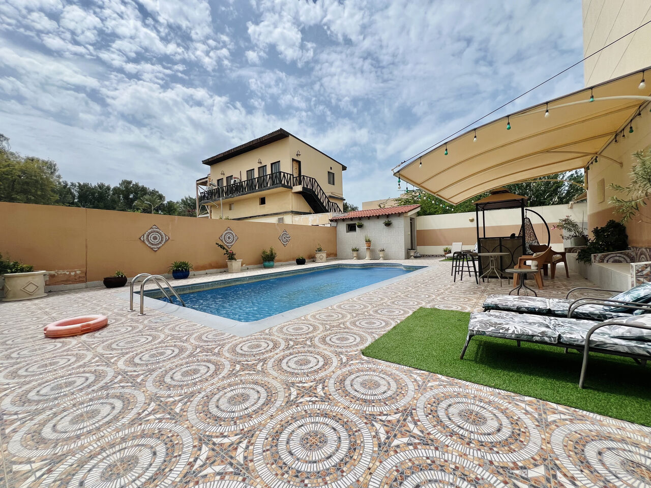 Janabiya, Apartments, Flats, Houses & Villas, BHD 550/month,  2 BR,  140 Sq. Meter,  Furnished 2BR+Maid | Private Backyard | Pool & Gym