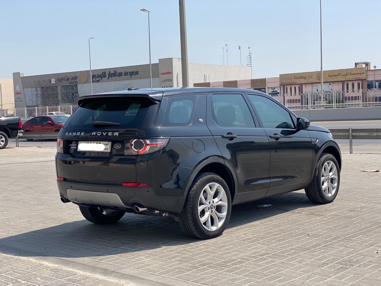 Manama, Vehicles, Cars & Trucks , BHD 4200,  Land Rover Discovery,  2015,  Automatic,  125150 KM,   Sport  (Black)