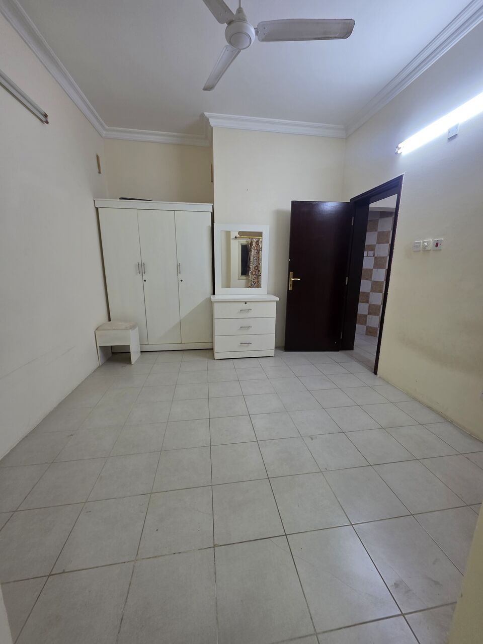 Gudaibiya, Apartments, Flats, Houses & Villas, BHD 170/month,  Furnished,  1 BR,  - Neet Furnished 1 BHK Flat With Ewa 170/BD In Gudaibiya