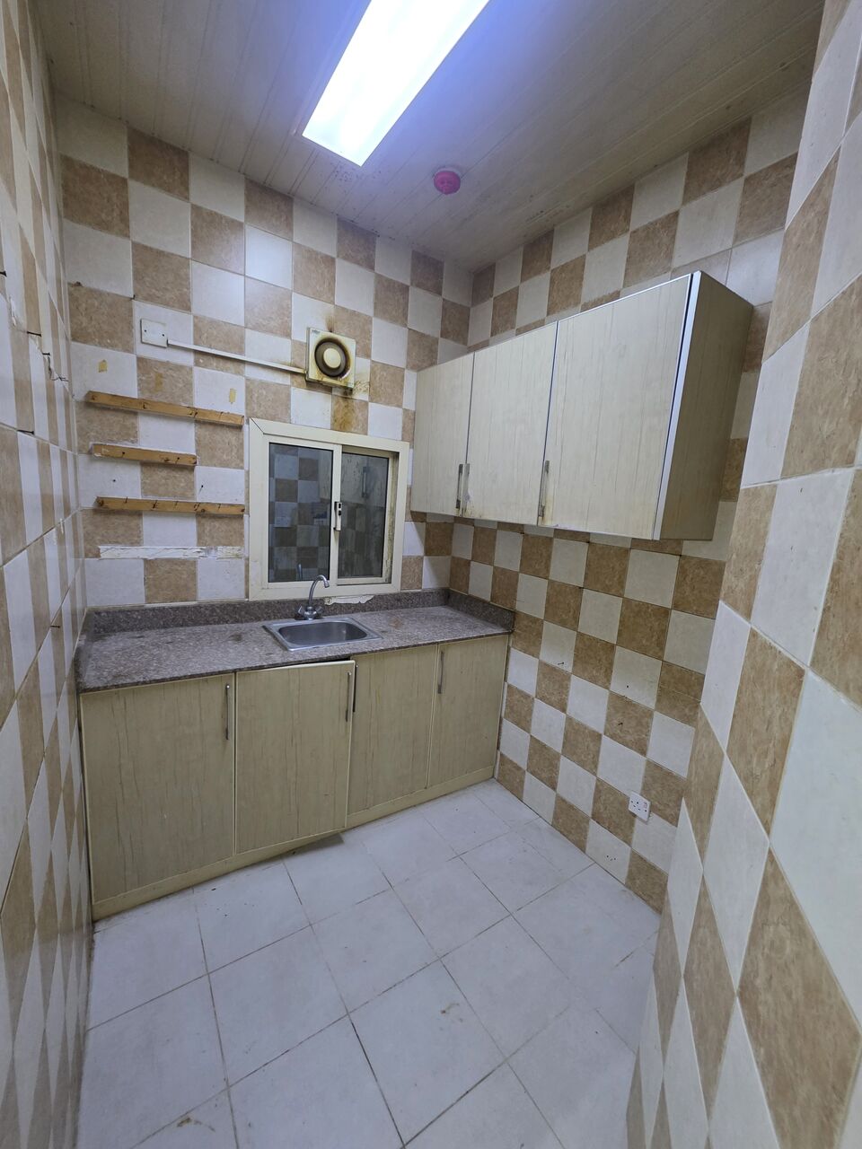 Gudaibiya, Apartments, Flats, Houses & Villas, BHD 170/month,  Furnished,  1 BR,  - Neet Furnished 1 BHK Flat With Ewa 170/BD In Gudaibiya