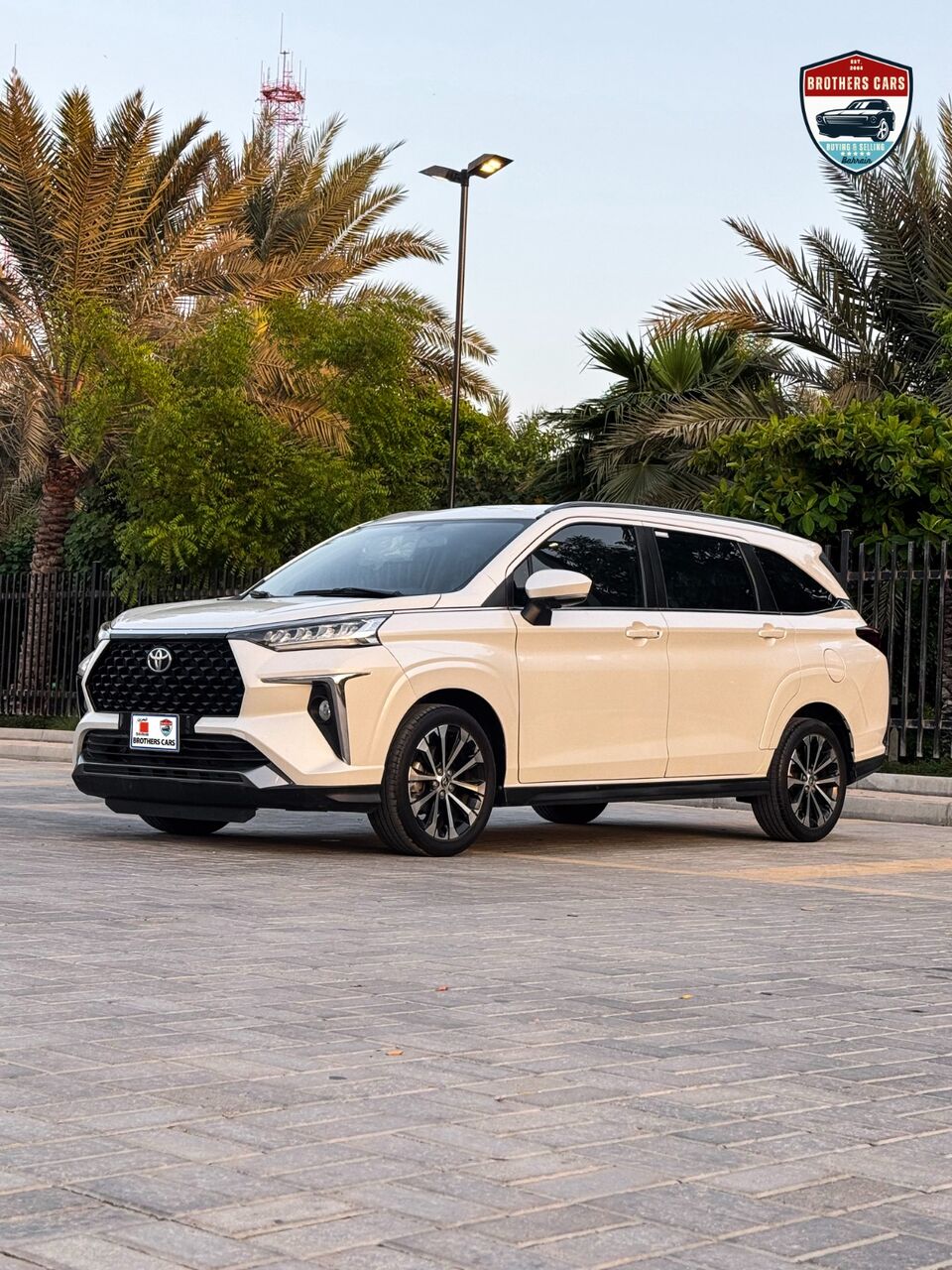 Manama, Vehicles, Cars & Trucks , BHD 100,  TOYOTA VELOZ,  2023,  Automatic,  54000 KM,    MODEL 7 SEATER CAR FOR SALE