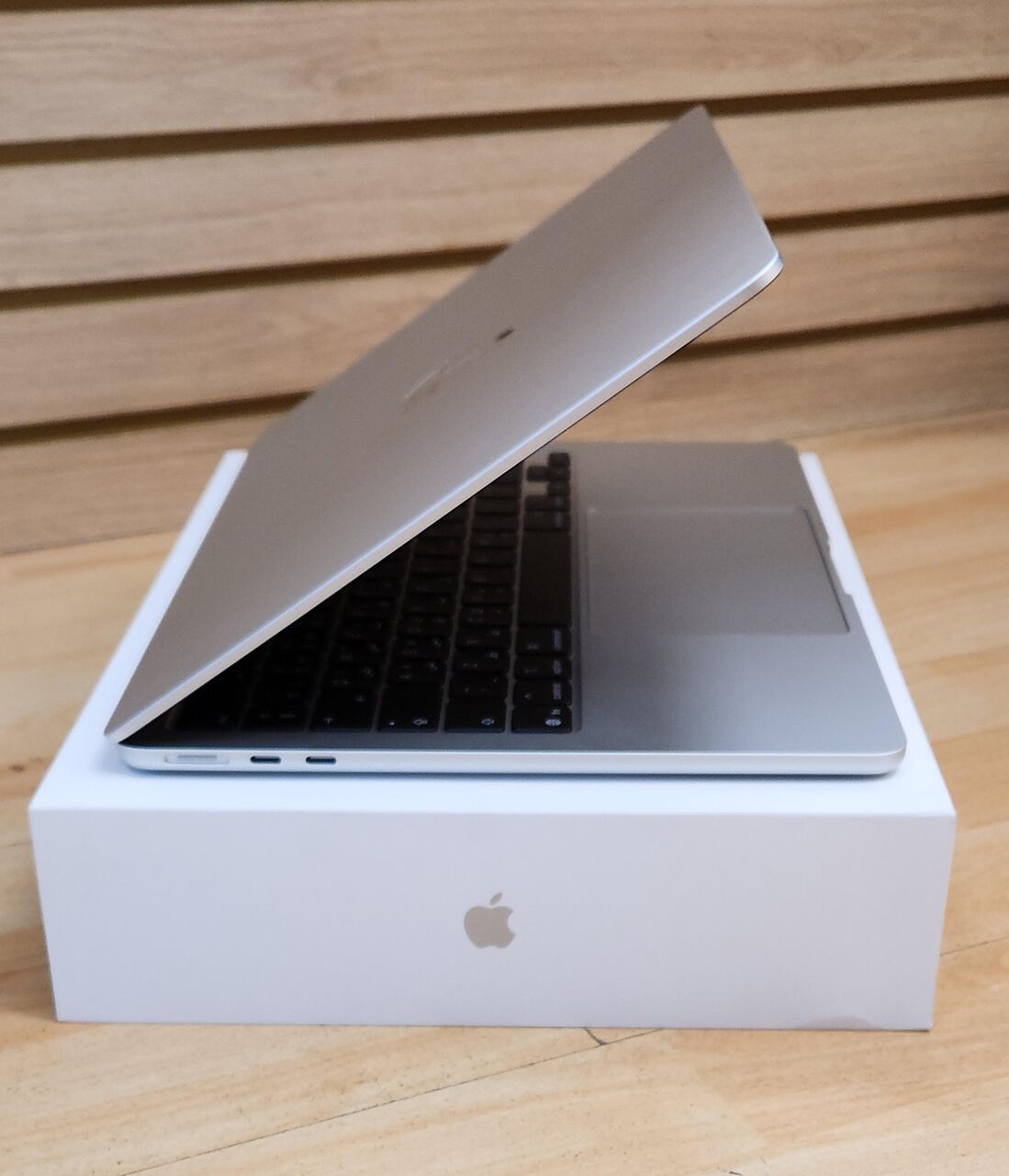 Riyadh, Computers, SAR 4399,  MacBook Air M4 13&rdquo; CPU: 10CORE 2025 RAM:16GB SSD 512GB GPU:10CORE BC:5(100%)