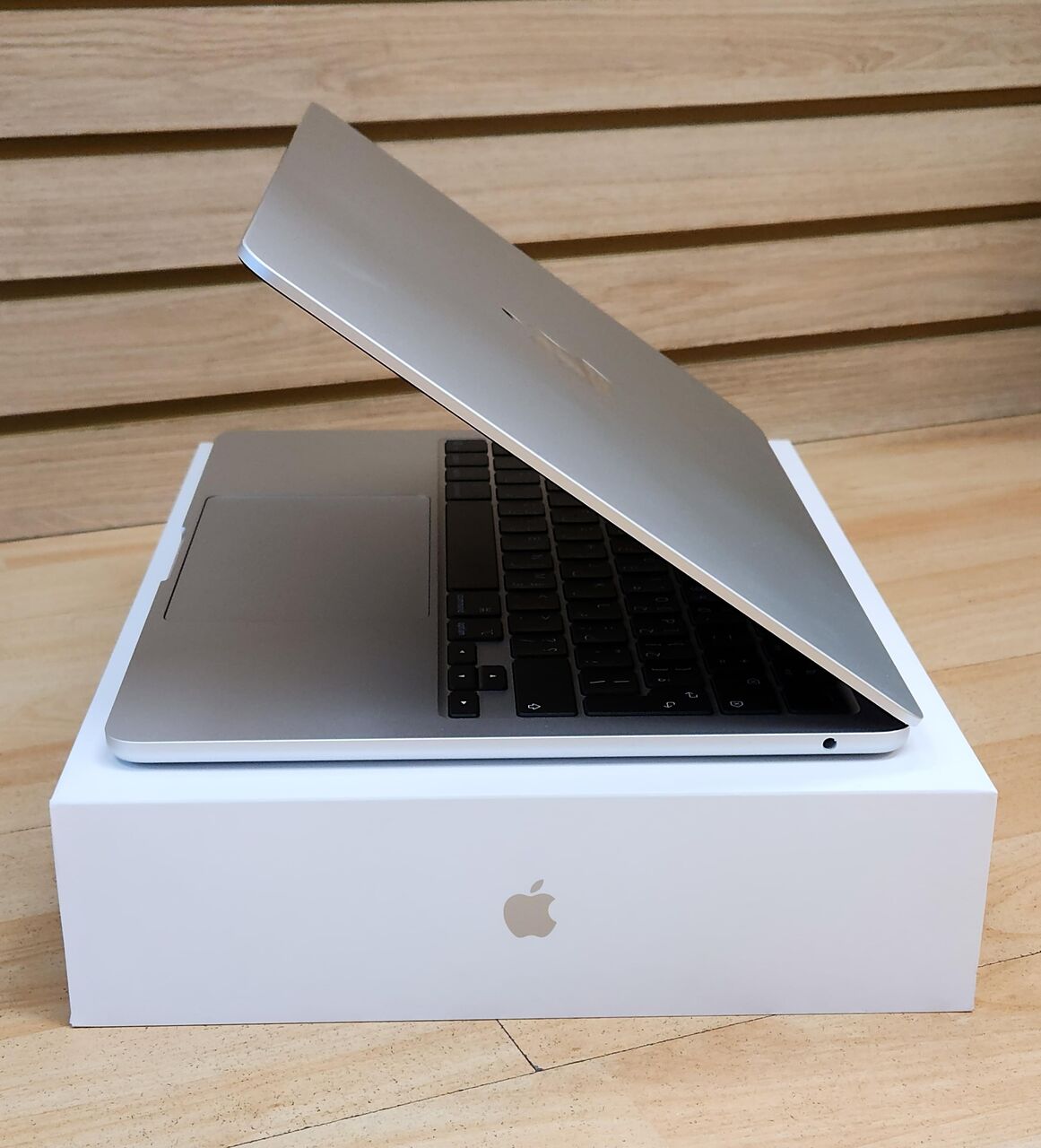 Riyadh, Computers, SAR 4399,  MacBook Air M4 13&rdquo; CPU: 10CORE 2025 RAM:16GB SSD 512GB GPU:10CORE BC:5(100%)