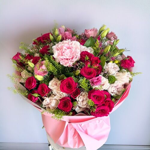 New York, Creative, Buy Pink Flowers Bouquet For Federal Holidays And Special Occasions