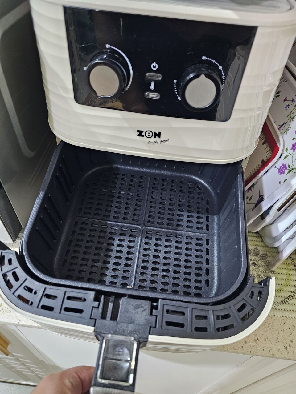 Manama, Appliances, BHD 15,  Air Fryer (ZEN)