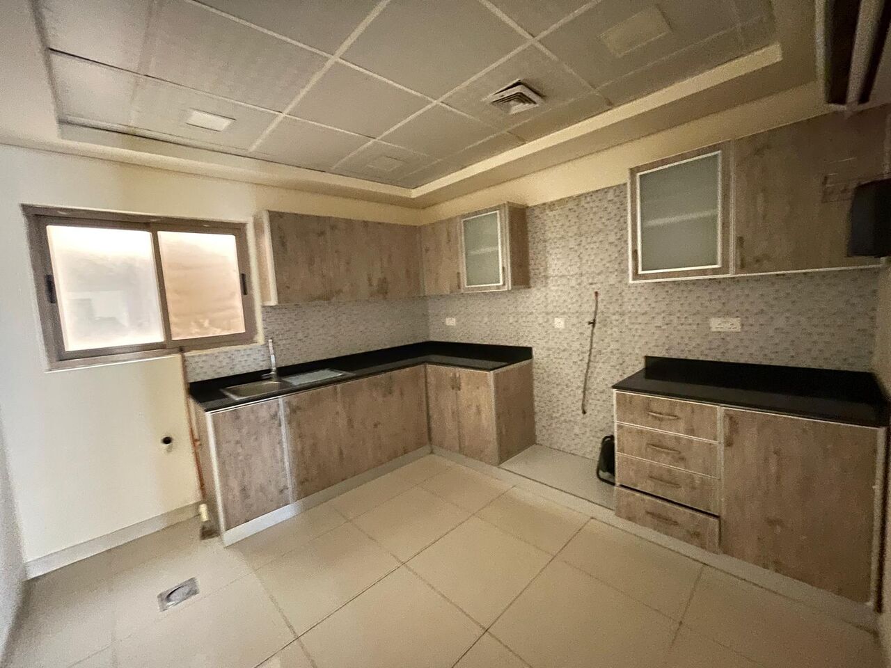 Zinj, Apartments, Flats, Houses & Villas, BHD 350/month,  3 BR,  3 Bedroom In Zinj Without Ewa