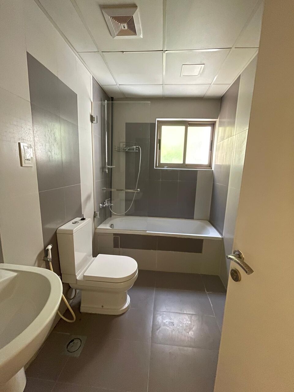 Zinj, Apartments, Flats, Houses & Villas, BHD 350/month,  3 BR,  3 Bedroom In Zinj Without Ewa