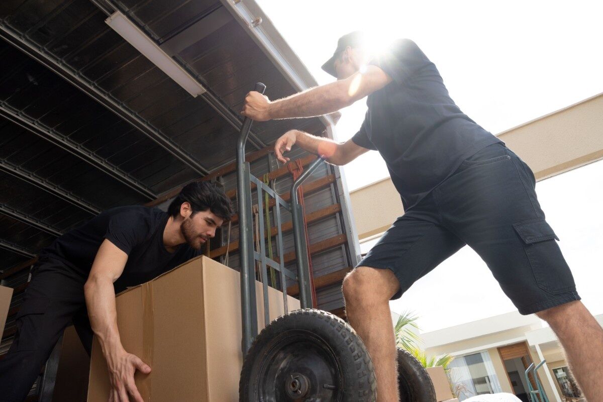 Jeddah, Apartments, Flats, Houses & Villas, PROFESSIONAL PACKERS AND MOVERS IN JED, RIYAD, DAMMAM & GULF CALL: 0502837532 | AMC MOVERS