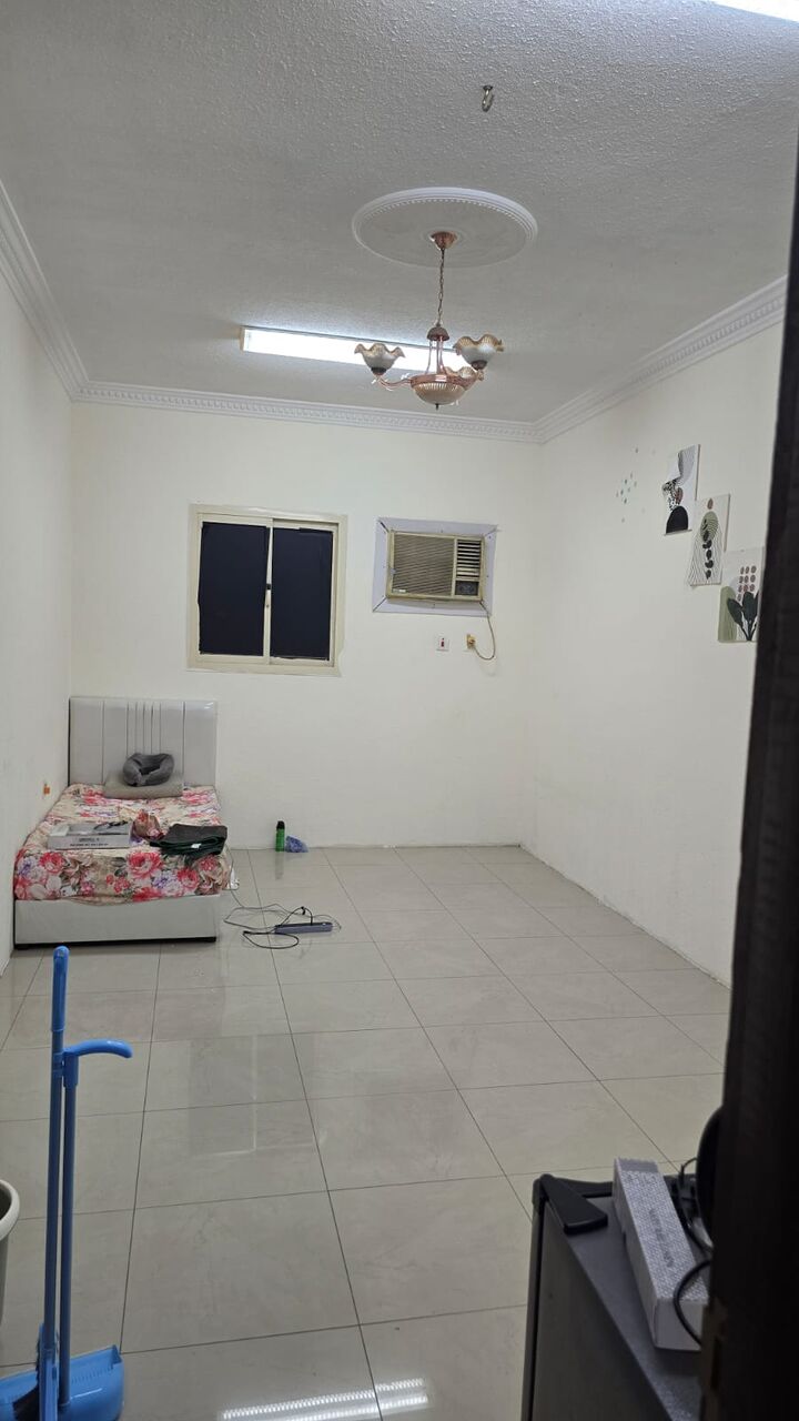Jubail, Rooms for Rent, Semi-Furnished 1BR W/ Toilet Available For Single Executive Bachelor.