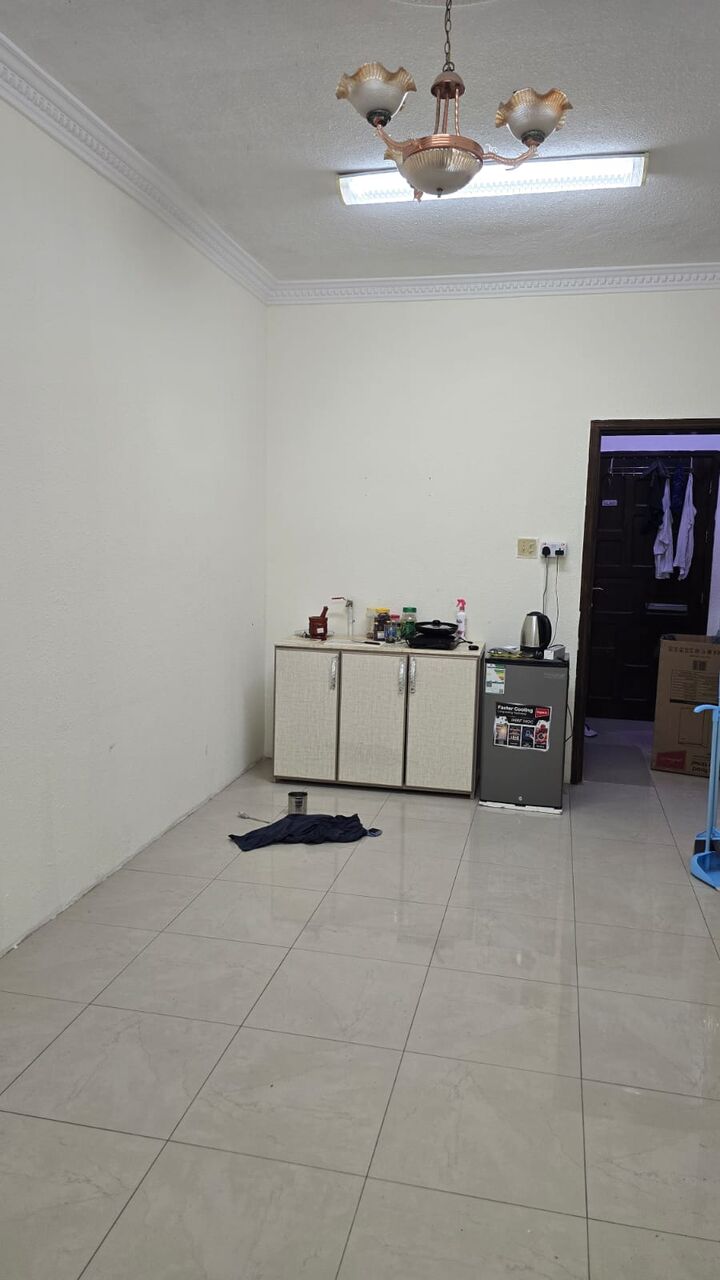 Jubail, Rooms for Rent, Semi-Furnished 1BR W/ Toilet Available For Single Executive Bachelor.