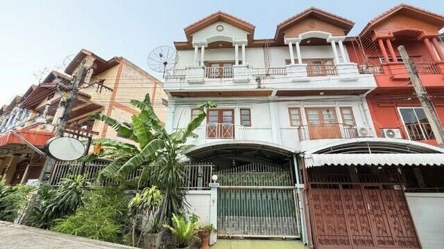 Bangkok, Real Estate For Sale, THB 3500000,  4 BR,  25 Sq. Feet,  ทาวน์เฮ้าส์ 3 ชั้น บ้านร่มไทร ซอยกำ