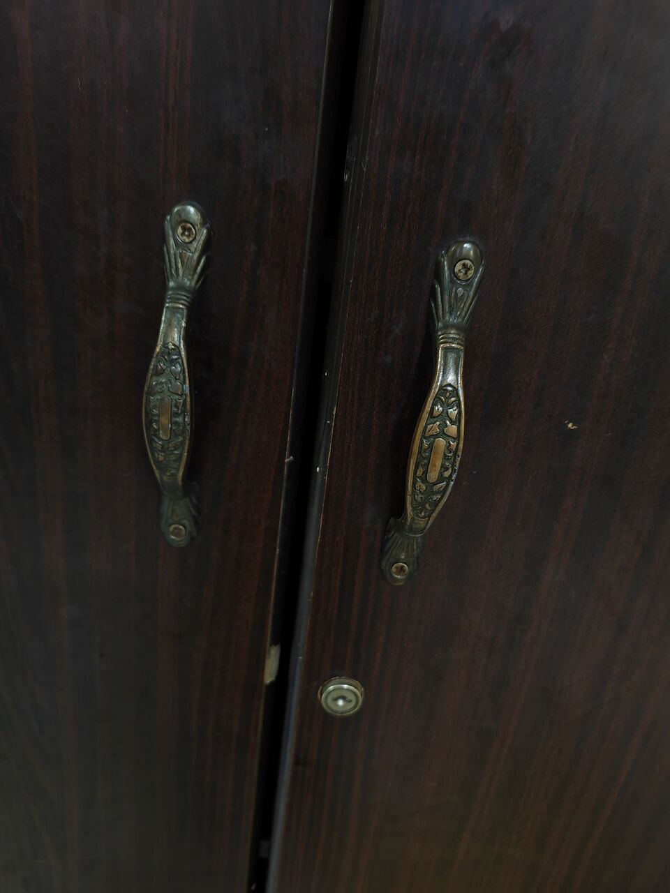 Al Khobar Al Shamalia, Furniture, SAR 200,  Wardrobe And Table