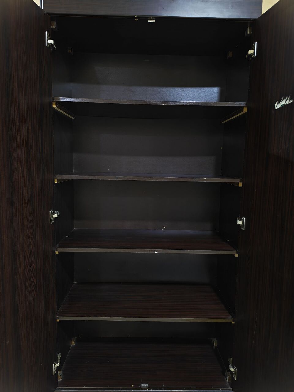 Al Khobar Al Shamalia, Furniture, SAR 200,  Wardrobe And Table