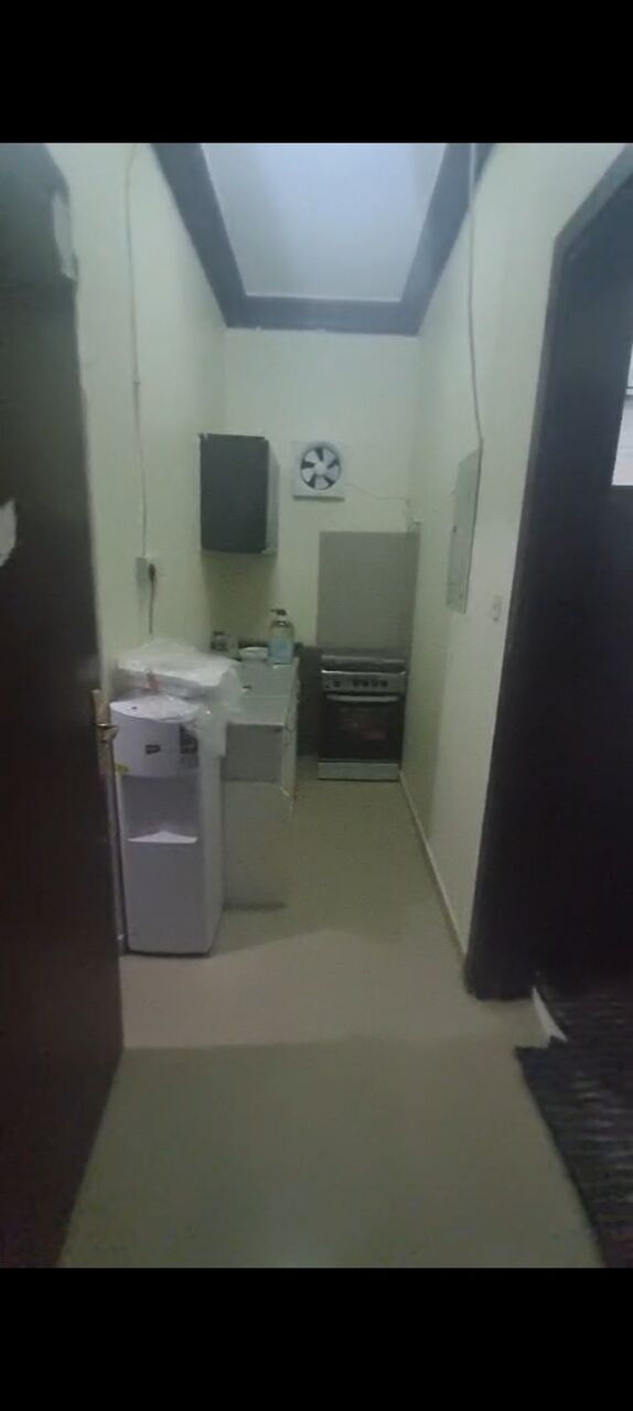 Al Malaz, Apartments, Flats, Houses & Villas, SAR 11500/month,  1 BR,  Going On Final Exit, Planning To Sell All Household Items