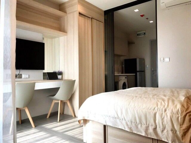 Bangkok, Villas, THB 13500,  25 Sq. Meter,  Life Sukhumvit 62 Comfortable Private 6th Floor BTS BangChak