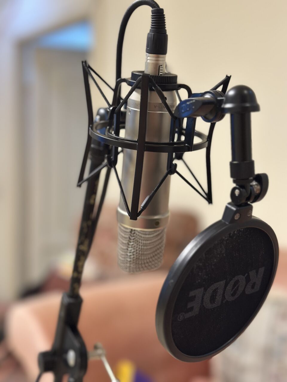 Jeddah, Electronics, SAR 1900,  Unused Branded Professional Studio Recording / Mic + Audio Interface For Gaming/live Strea