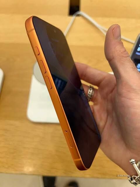 Thuqbah, Mobile Phones, SAR 4300,  IPhone 17 Pro Max 256GB From Jarir Bookstore - 99% Battery Health - Showroom Condition